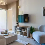 Calina - 3br W Pool & Balcony In Mackenzie Larnaca