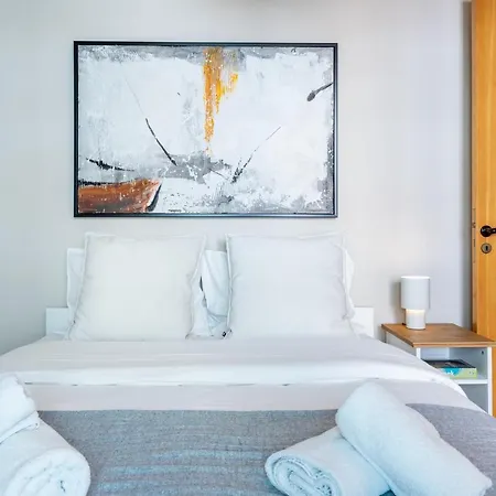 شقة Calina - 3br W Pool & Balcony In Mackenzie لارنكا