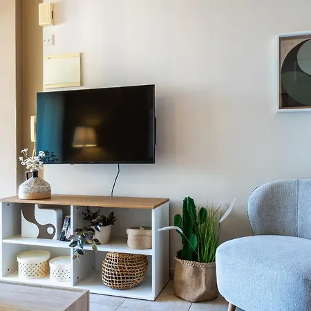 Calina - 3br W Pool & Balcony In Mackenzie דירה *