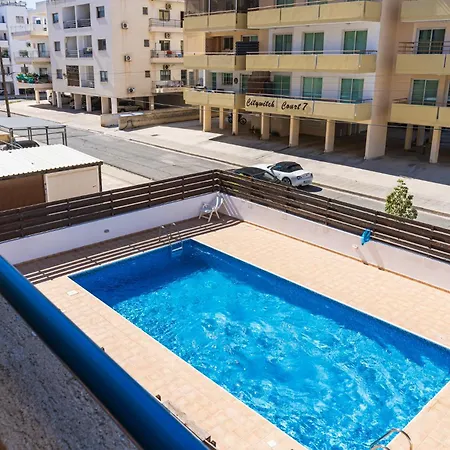 Calina - 3br W Pool & Balcony In Mackenzie * לרנקה