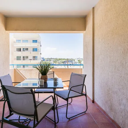 Calina - 3br W Pool & Balcony In Mackenzie Appartement Larnaca