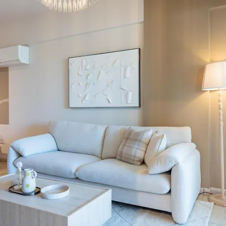 Calina - 3br W Pool & Balcony In Mackenzie Larnaca