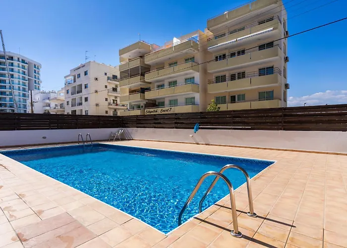 Calina - 3br W Pool & Balcony In Mackenzie