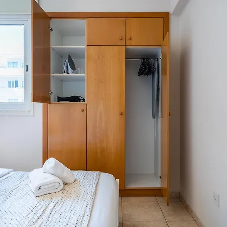 Calina - 3br W Pool & Balcony In Mackenzie Larnaka